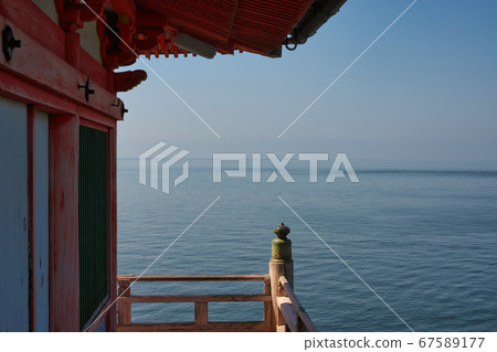 《廣島縣》 Bandai-ji寺,Afuto Kannon-do的風景,藍天和瀨戶內海 《廣島縣》 Bandai-ji寺,Afuto Kannon-do的風景,藍天和瀨戶內海 67589177