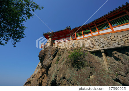 《Hiroshima Prefecture》 On a sunny day, the scenery of the Afusa Usan Kannon at Bandai Temple 《Hiroshima Prefecture》 On a sunny day, the scenery of the Afusa Usan Kannon at Bandai Temple 67590925