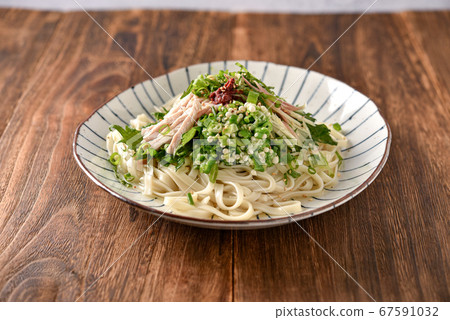 Chilled plum udon with okra and cucumber Chilled plum udon with okra and cucumber 67591032