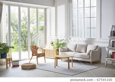 陽光明媚的客廳 67593100