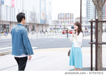 Couple waiting Couple waiting 67597832