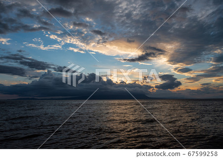 Sunset scenery of Mikoshi Coast, which was selected as one of the 100 best sunsets in the Ariake Sea in Kumamoto Prefecture 67599258