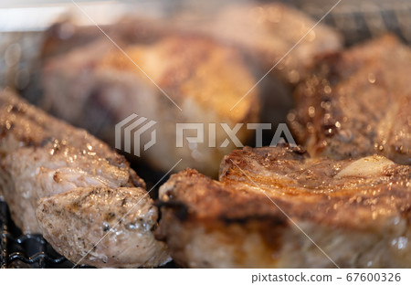 Charcoal grilled domestic _ Pork spare rib (rose with bone) Charcoal grilled domestic _ Pork spare rib (rose with bone) 67600326