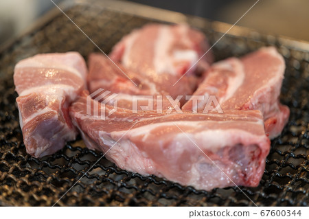Charcoal grilled domestic _ Pork spare rib (rose with bone) Charcoal grilled domestic _ Pork spare rib (rose with bone) 67600344