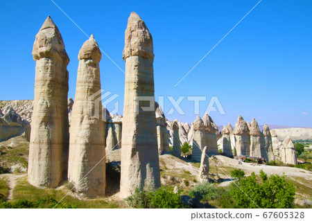 愛之谷在土耳其卡帕多細亞 愛之谷在土耳其卡帕多細亞 67605328