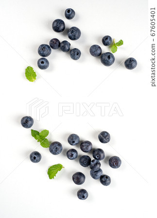 Blueberries fruit bowl top view blueberry fruit berries ブルーベリー ベリー フルーツ fruit Blueberries fruit bowl top view blueberry fruit berries ブルーベリー ベリー フルーツ fruit 67605401