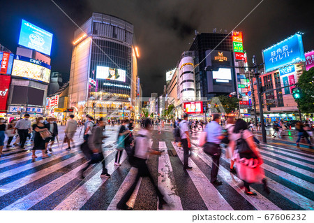 << Tokyo >> Rainy Tokyo-Shibuya Scramble Crossing << Tokyo >> Rainy Tokyo-Shibuya Scramble Crossing 67606232
