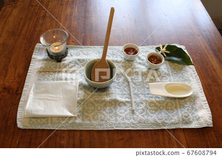 homemade hand spa treatment with sugar and honey 67608794