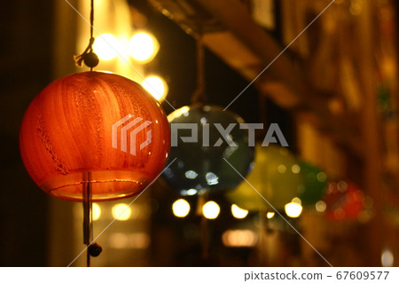 Night wind chimes Night wind chimes 67609577