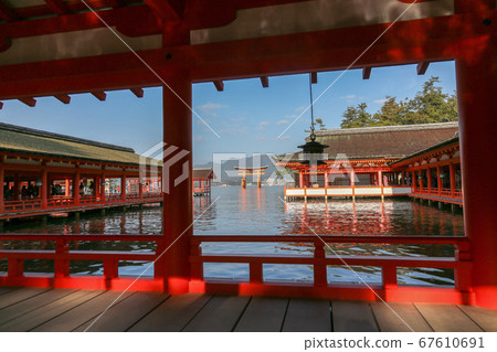 廣島縣秋季廿日市市宮島嚴島神社 67610691