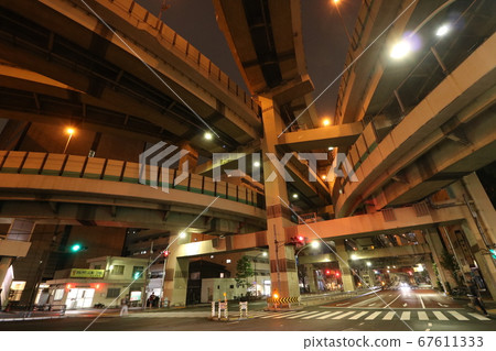 Overpass of Hakozaki Junction on the Shuto Expressway at night Overpass of Hakozaki Junction on the Shuto Expressway at night 67611333