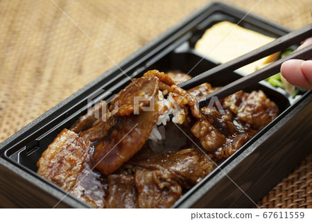 Iberian pork yakiniku bento 67611559