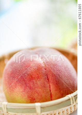 Peach shooting 67611805