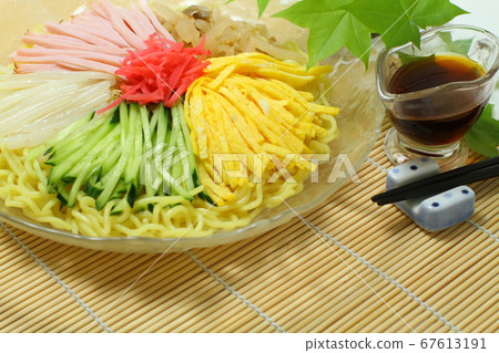 Chilled ramen on a glass plate, Suede bag Chilled ramen on a glass plate, Suede bag 67613191