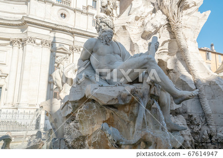 Statue of Zeus in Bernini's fountain of Four Statue of Zeus in Bernini's fountain of Four 67614947