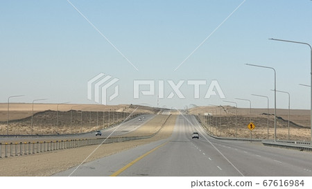沙漠之路 67616984