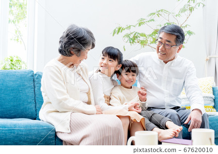 年長夫婦孫子沙發 67620010