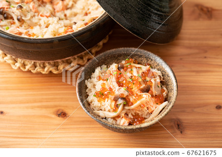 Salmon and shimeji, how much rice cooked Salmon and shimeji, how much rice cooked 67621675