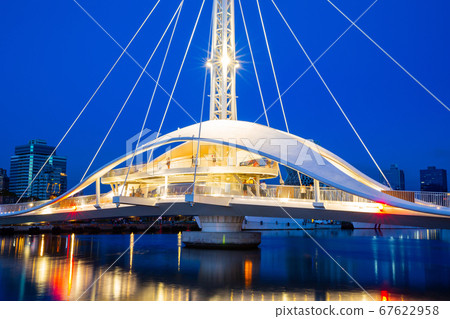 臺灣高雄駁二大港橋Taiwan Kaohsiung Pier Two Dagang Bridge 67622958