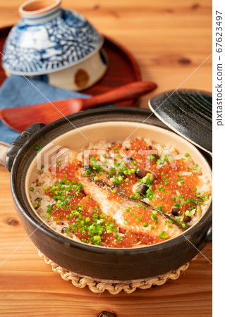 Salmon and shimeji, how much rice cooked Salmon and shimeji, how much rice cooked 67623497