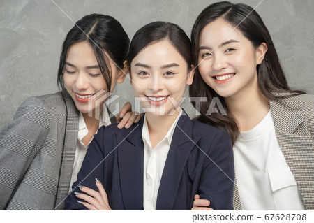Female business woman 67628708