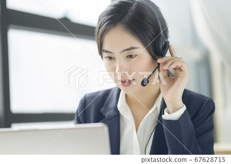 Female Business Woman CS Staff Female Business Woman CS Staff 67628715