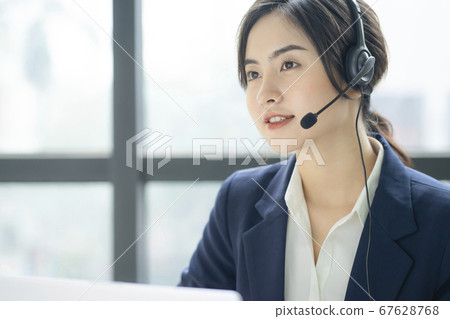 Female Business Woman CS Staff 67628768