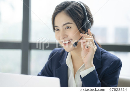 Female Business Woman CS Staff 67628814