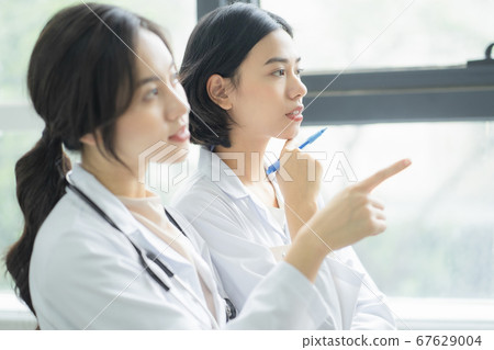 Female medical Female medical 67629004