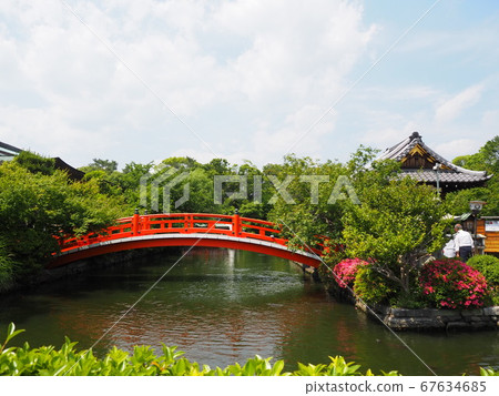 Kyoto Shinsenen scenery, bridge [May] 67634685