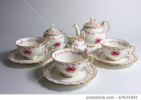 Tea Set Pot Sugar Creamer Cup & Saucer 67635893