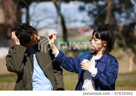 男人被女人接走 67638362
