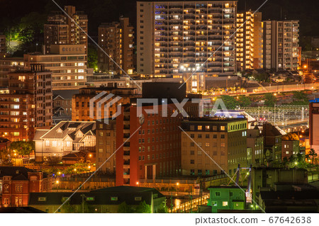 Night view of Mojiko retro seen from the Wazakari Park No. 2 observatory [Fukuoka Prefecture] 67642638