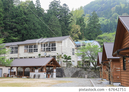 Tokushima Prefecture Haru Higashi Miyoshi Town Healing Village Masukawa Shoaku (former Masukawa Elementary School) Tokushima Prefecture Haru Higashi Miyoshi Town Healing Village Masukawa Shoaku (former Masukawa Elementary School) 67642751