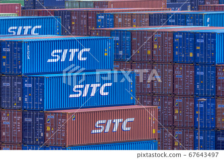 Port container image 67643497