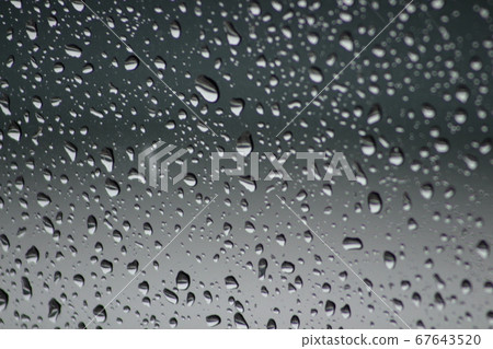窗外下雨 照片素材 圖片 圖庫