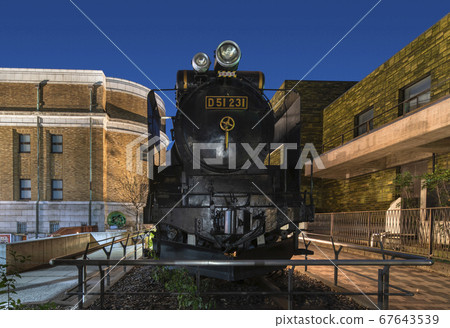 東京上野 東京國立科學博物館入口處的sl蒸汽機車 照片素材 圖片 圖庫