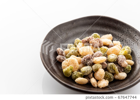 Sweet beans 67647744