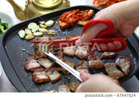 Korean barbecue 67647824