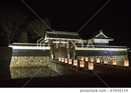 Matsumoto Castle lit up Kuromon 67648134