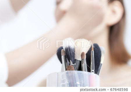 化妝品櫃檯 67648598