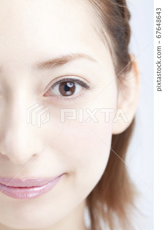 女人的眼睛 67648643