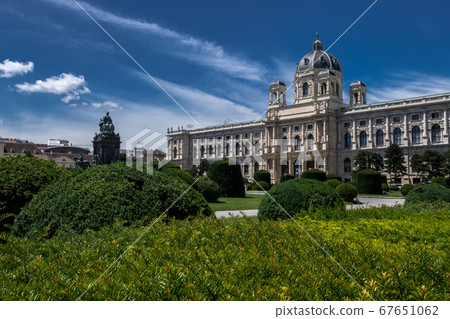 Historic Building Of The Museum Of Natural History Beneath The Sculpture And Memorial For Empress Maria Theresia In The Inner City Of Vienna In Austria 67651062