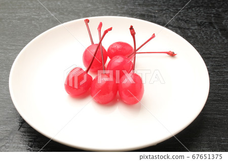 糖漿醃櫻桃 67651375