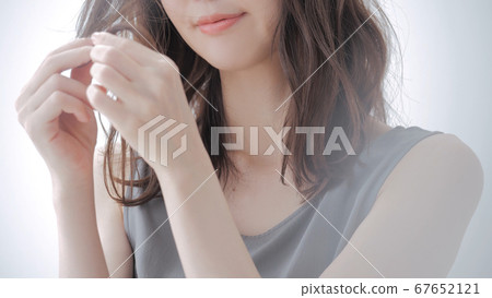 美女形像頭發護理受損的頭髮 67652121