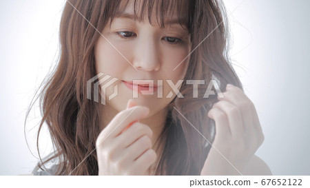 美女形像頭發護理受損的頭髮 67652122