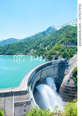 初夏的黑部水壩 初夏的黑部水壩 67657958