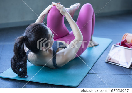 女子 女性 女生 67658097