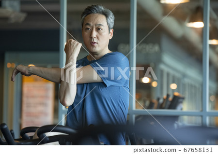 man, setting, to protest 67658131