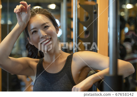 女子 女性 女生 67658142